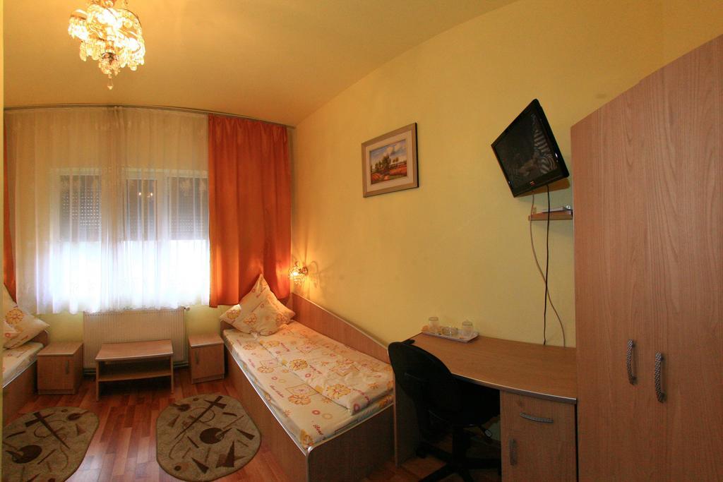 Hotel Radena à Arad Chambre photo