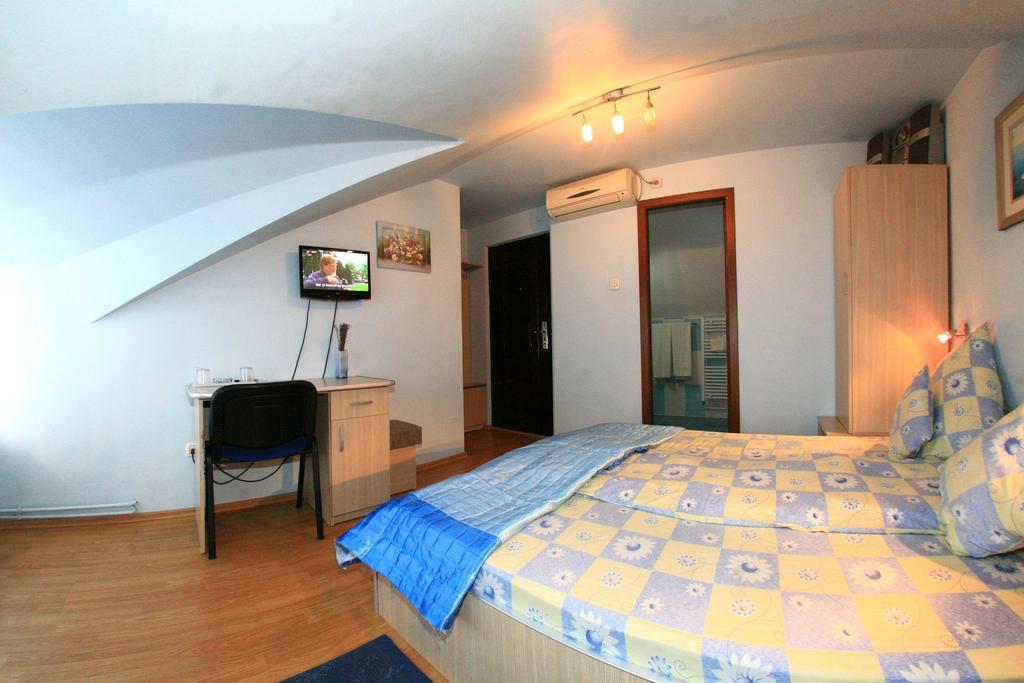 Hotel Radena à Arad Chambre photo