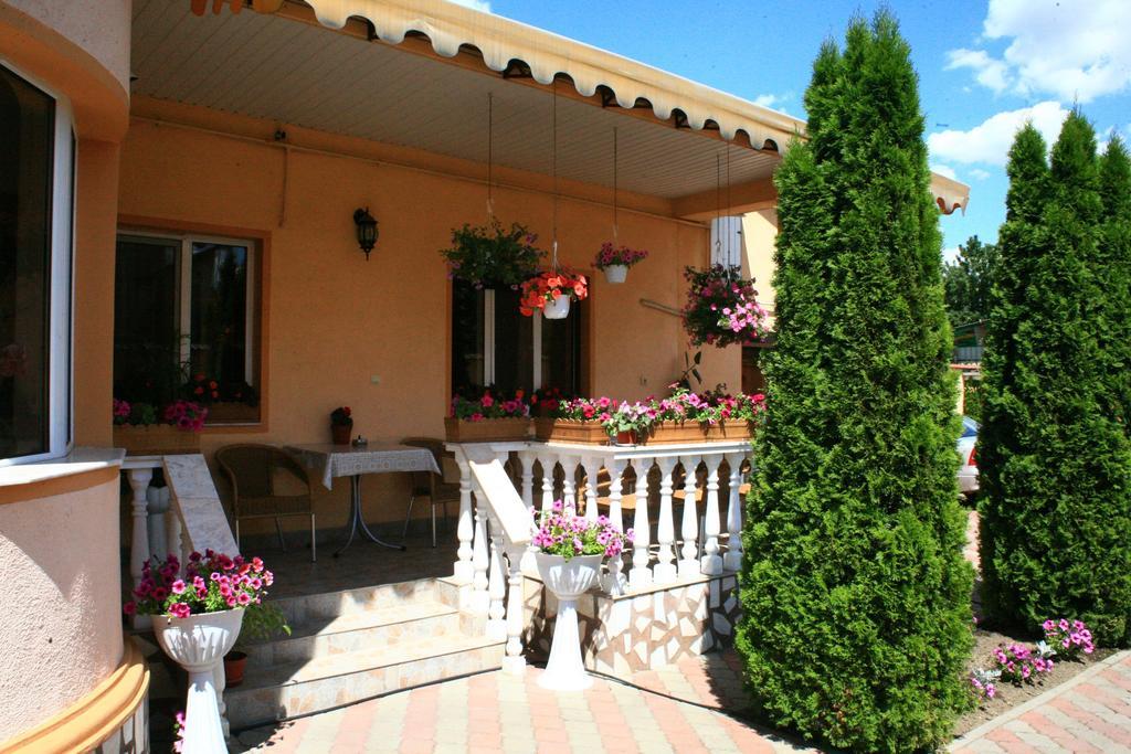 Hotel Radena à Arad Extérieur photo